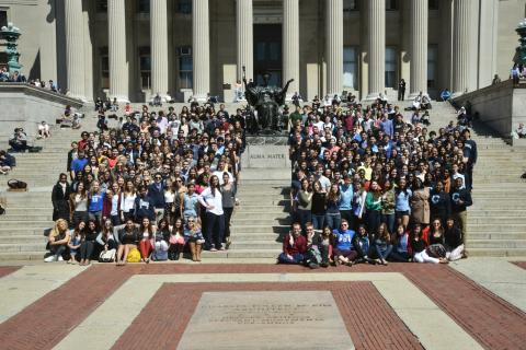 On April 9, the students of Columbia College and the School of Engineering & Applied Sciences gathered on the steps of Low Plaza to take a photo with their fellow classmates. Participating students were given a Columbia University pin displaying their class year. Photo: LifeTouch Photography