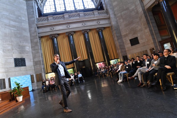 Beto O’Rourke CC’95 speaks to students