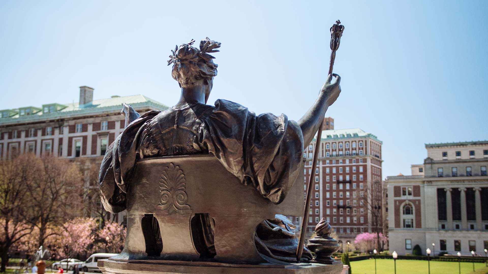 Image of Columbia's Alma Mater Statue