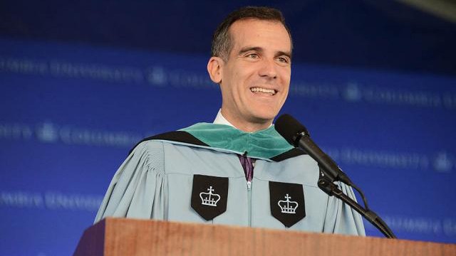 Photo of Eric Garcetti speaking at 2015 Class Day