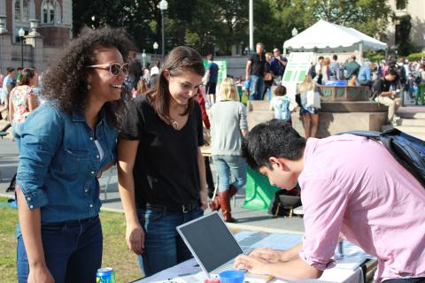 Representatives of Columbia's more than 300 student organizations connected with new students during Undergraduate Student Life's annual Activities Day. Here, the Double Discovery Student Organization’s (DDSO) Volunteer Coordinators sign up volunteers for the Double Discovery Center. Photo: Courtesy Double Discovery Center