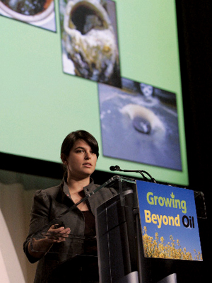 BlackGold founder Emily Landsburg ’01 speaks at the 5th Annual Canadian Renewable Fuels Summit in 2008. BlackGold converts sewer water into renewable energy. PHOTO: National Biodiesel Board