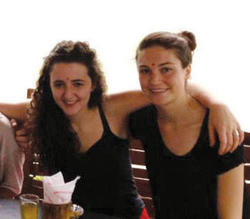 Allison Kammert ’15 (right) and Hannah Sotnick ’15. PHOTO: COURTESY ALLISON KAMMERT ’15