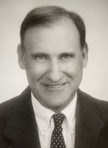 Richard J. Schwarzstein '56