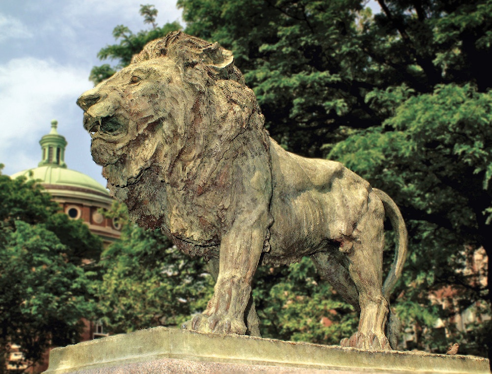 A sculpture of a lion