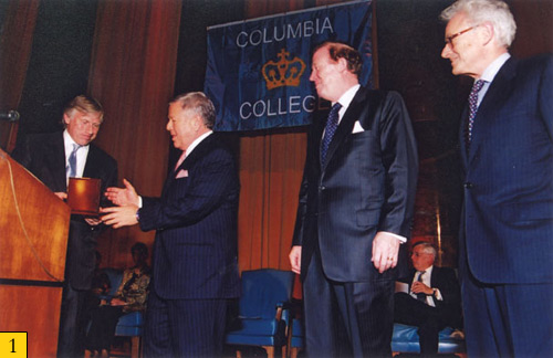 President Lee C. Bollinger presents the Alexander Hamilton Medal to Robert K. Kraft '63