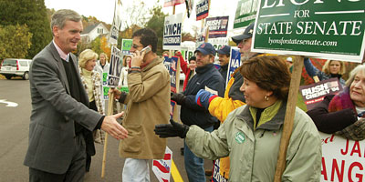 Judd Gregg with crowd