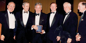Bill Campbell receiving the Alexander Hamilton Award