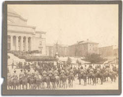 Roosevelt's procession arrives at Low Library.
