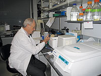 Photo of Marks in his lab