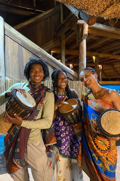 Esther Mafouta March CC’24 immersed herself in Zimbabwean culture with fellow CIEE Arts and Sciences students Nile and Deb. 