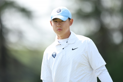 Nathan Han '24 wears Columbia gear on the golf course